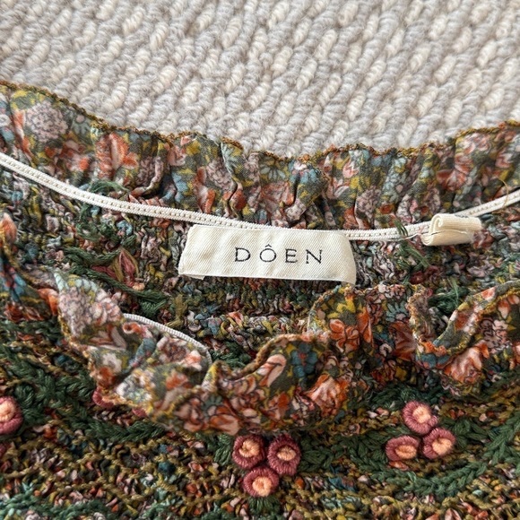 Doen floral blouse - Picture 2 of 3